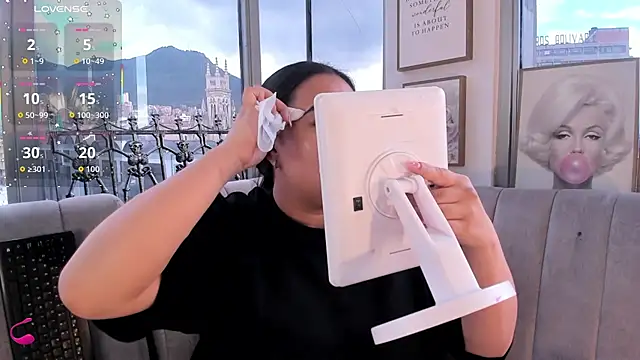 Zoey thompson online show from October 15, 7:49 pm