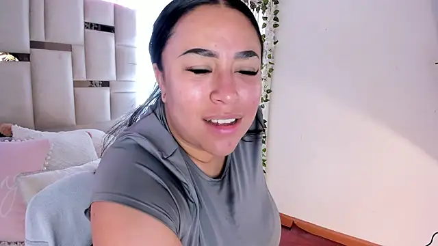 Zoey thompson online show from October 26, 2:56 pm