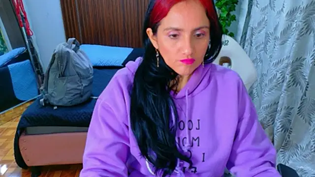 kataleya 29 online show from April 18, 8:31 pm