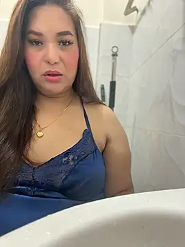 ashleygrahamts online show from December 3, 1:24 pm