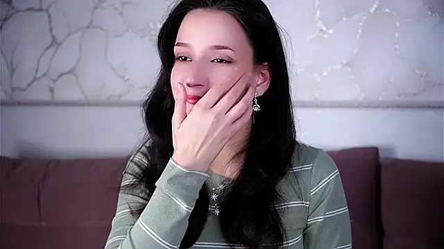 FalineBeacher online show from December 15, 2:11 pm