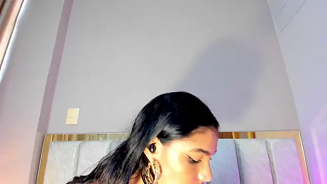 LunaAspen  online show from January 16, 6:15 pm