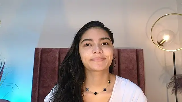 LunaAspen  online show from April 10, 5:52 pm