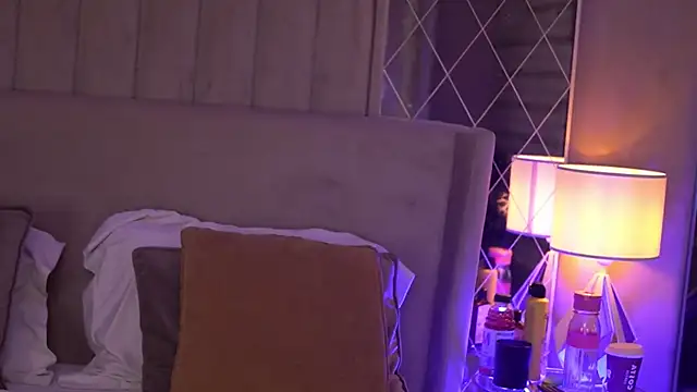 FrancescaDante online show from January 8, 6:39 am