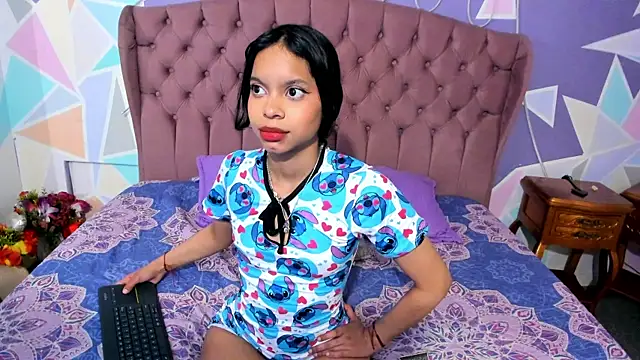 CloeyGraweing online show from October 19, 3:03 pm