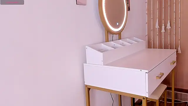 Camila Bustamante online show from February 20, 2:51 pm