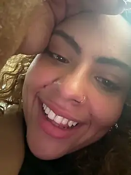 Chloe Leaozinho online show from May 30, 10:49 pm