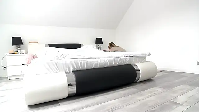 ArabianMalikah online show from October 13, 8:39 am