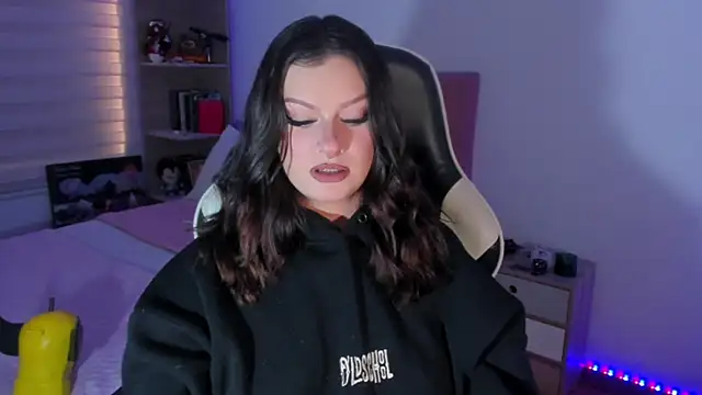 OphelianaRose33 online show from July 29, 10:43 pm