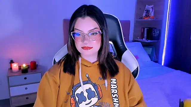 OphelianaRose33 online show from November 16, 10:54 pm