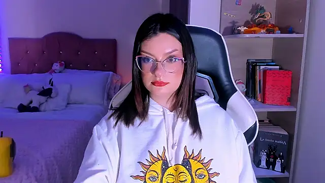 OphelianaRose33 online show from February 22, 10:10 pm