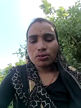 Hot raaani online show from September 24, 8:57 am