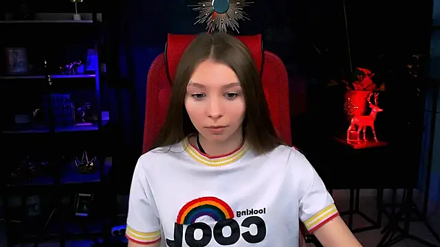 JulieDaniel online show from April 9, 6:30 am