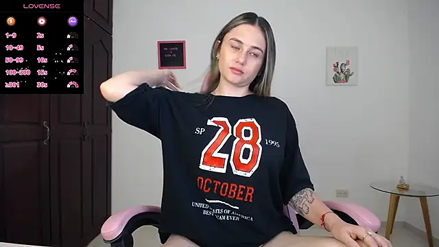 Veronika  Winslow  online show from September 16, 6:54 am