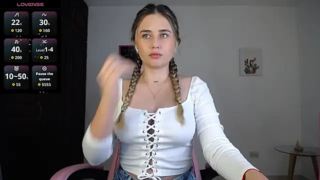 Veronika  Winslow  online show from September 11, 4:46 am