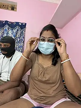 Lovlycouple1 online show from November 3, 5:17 pm