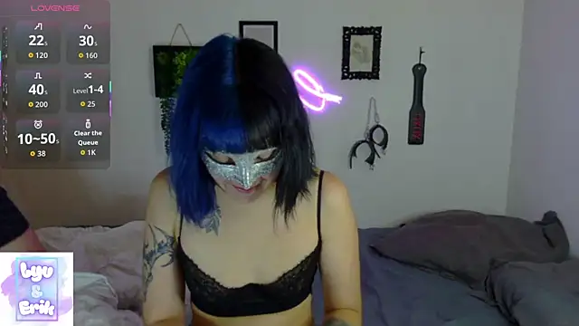 lyv x  online show from November 18, 7:04 pm