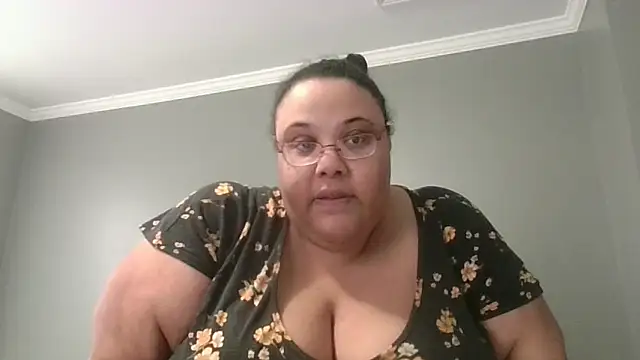 SexyBBW10790 online show from February 21, 5:46 pm