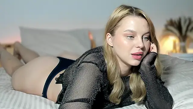 LilyFlamee online show from May 31, 1:28 pm