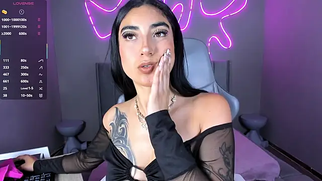 Emma and Issac online show from February 16, 8:52 pm