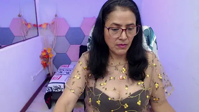 AmandaPeet online show from October 8, 8:35 pm