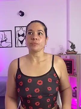 leiablack online show from February 5, 11:57 am