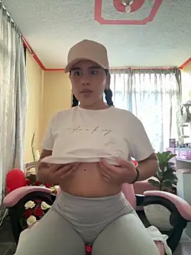 laure torres online show from September 26, 7:00 pm