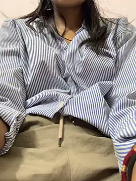 modelnishu online show from October 14, 5:59 pm