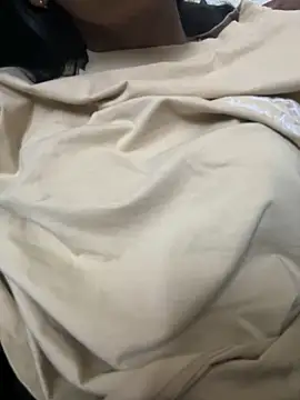 modelnishu online show from October 4, 6:12 pm