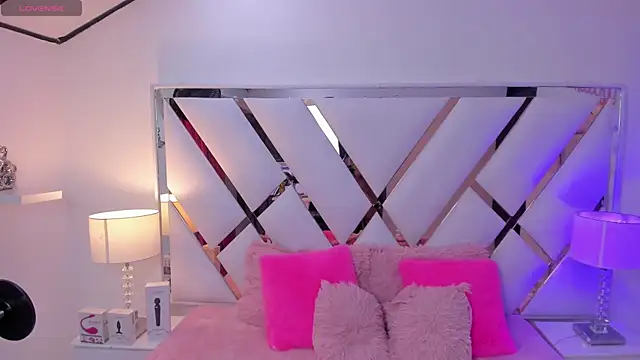 megann  up online show from November 6, 3:45 am