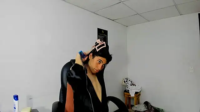 Allisonts69 online show from December 2, 9:28 pm