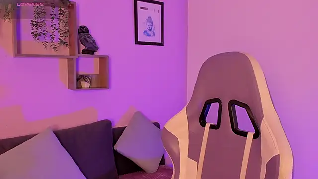  CELESTE MOORE online show from October 13, 8:00 pm