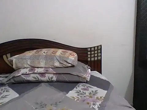 anu-anu2002 online show from October 19, 1:57 pm