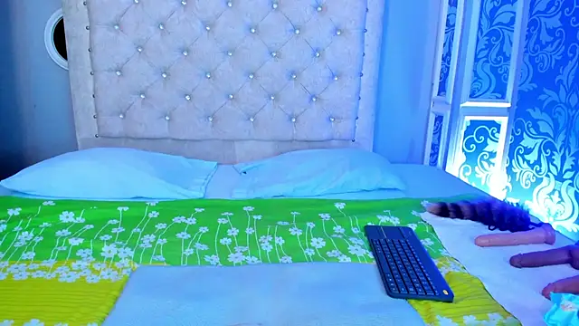 mishell lovely online show from October 30, 8:43 pm