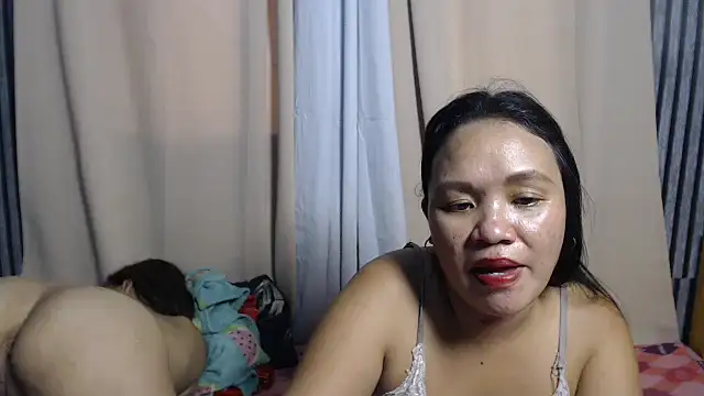 joanpetite online show from October 2, 6:07 am