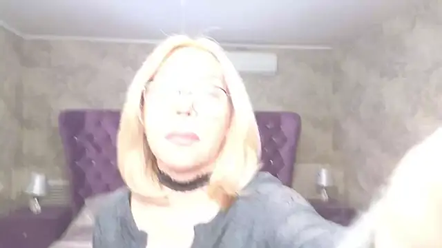 Wendy Waves online show from November 18, 12:17 pm