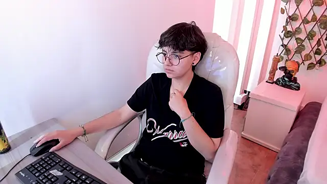 Nathaly ds online show from December 13, 7:53 pm