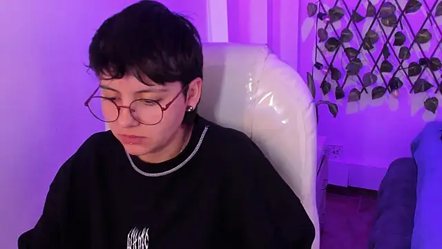 Nathaly ds online show from April 8, 8:44 pm