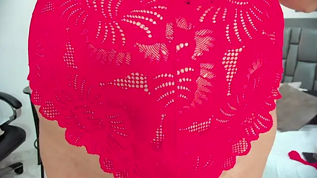 dakota roussee online show from September 27, 2:02 pm