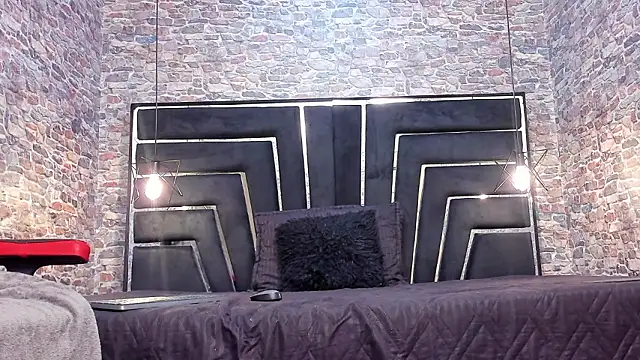 WILD FIREE  online show from February 20, 7:58 pm