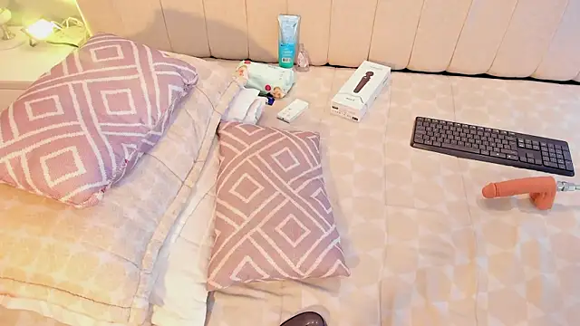 manyaa  online show from September 30, 7:30 pm