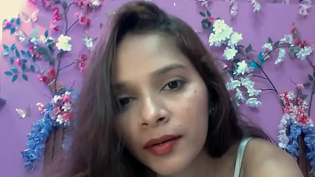 skinnybarbie022 online show from November 18, 1:39 am