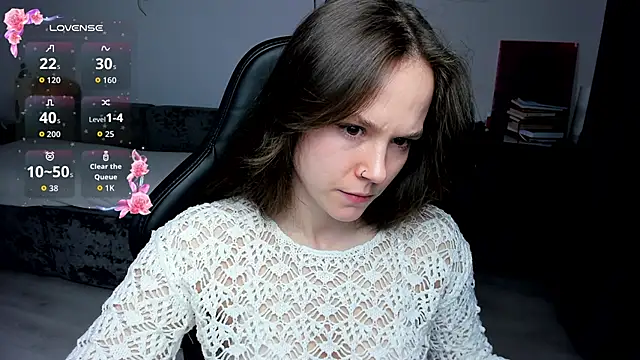 cute little ass online show from April 17, 4:09 pm