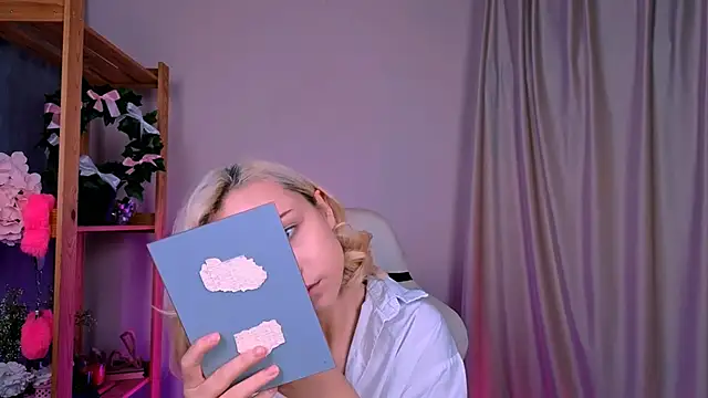 Charlotte Colinss online show from September 30, 4:29 am