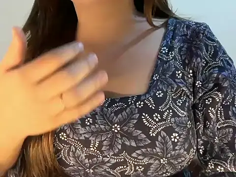 Remi Emmii online show from January 12, 7:30 pm