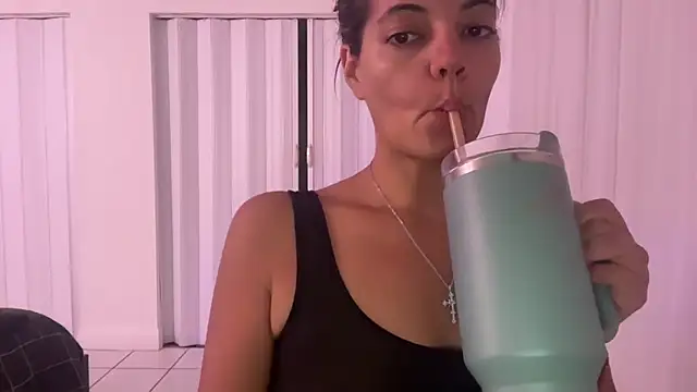 prettyykitty22 online show from October 24, 4:19 am