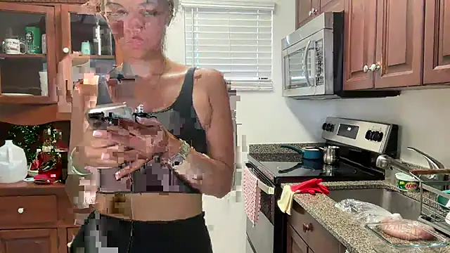 prettyykitty22 online show from May 10, 5:15 pm