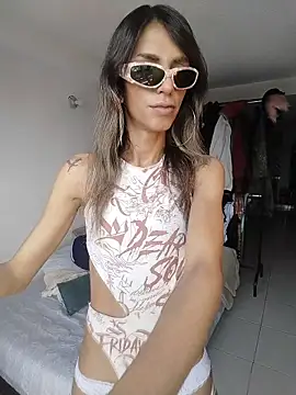 Theevae online show from April 2, 5:32 pm