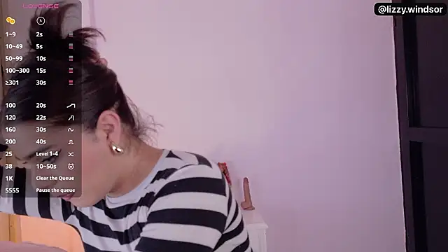 lizzywindsor online show from February 13, 12:29 pm