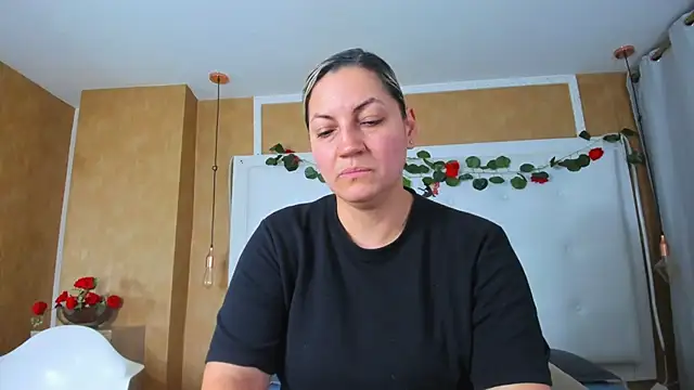 Heidy milf online show from April 1, 8:28 pm